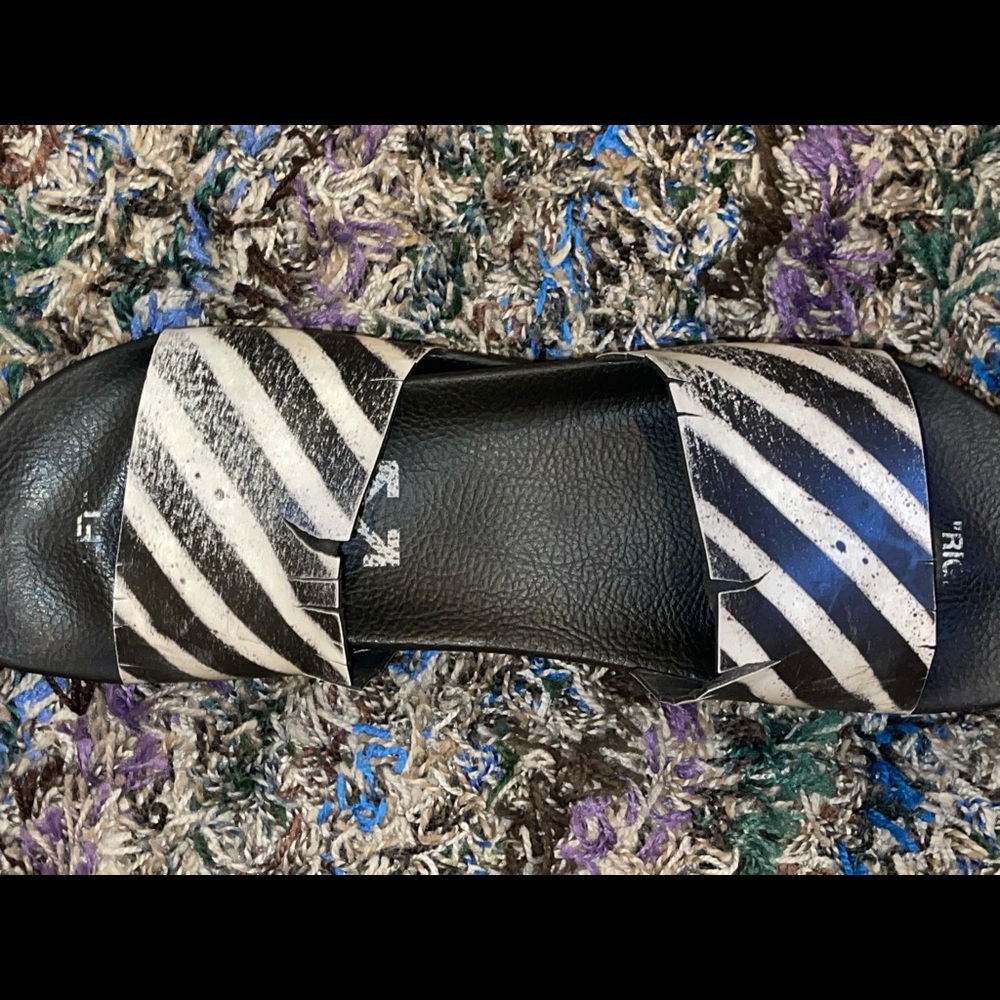 OFF-WHITE slides size 6 1/2